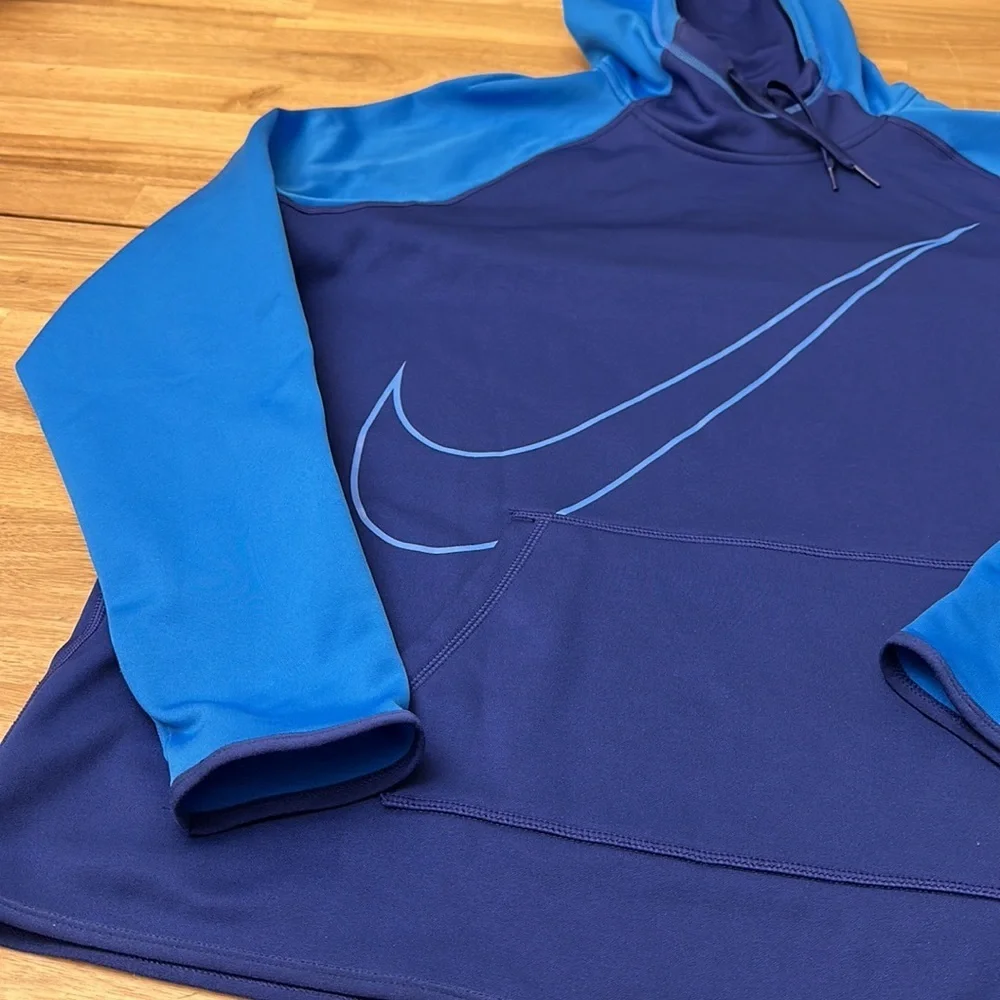 NIKE dri fit therma swoosh hoodie